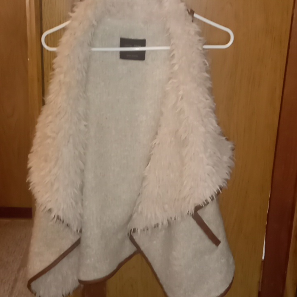 Love tree fur vest